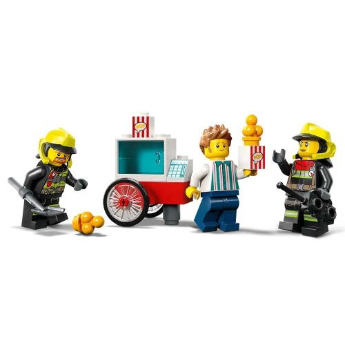 Конструктор Lego City 60375 Пожарная часть и пожарная машина фото 3